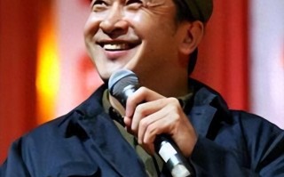 “春晚常客”黄宏：登24次春晚后“消失”，今60岁现状让人唏嘘（2001年黄宏为什么演删掉的春晚）