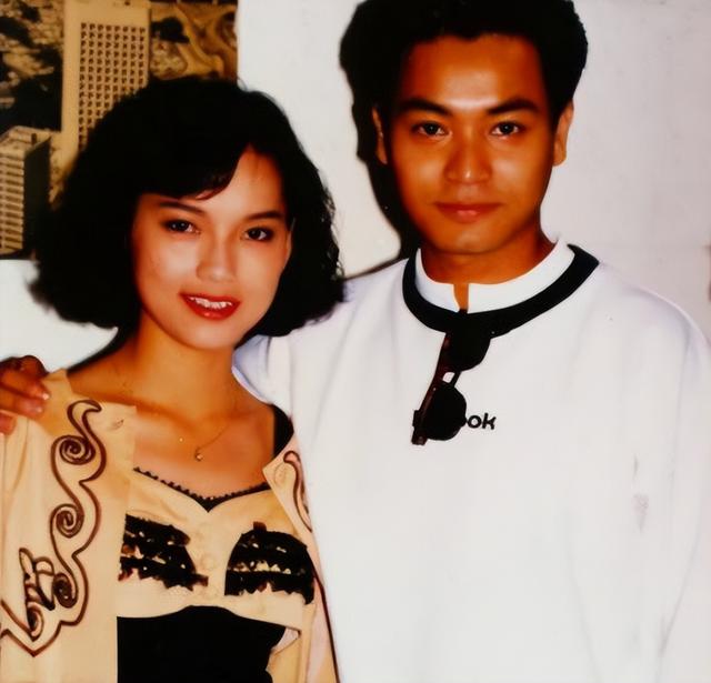 18年付出换来孩子嫌弃，近亿房产只写丈夫名，欧倩怡婚姻引人深思（播放欧倩怡的歌）-第15张图片-九妖电影