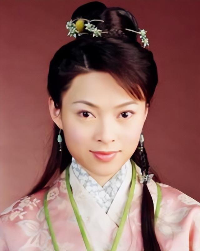 18年付出换来孩子嫌弃，近亿房产只写丈夫名，欧倩怡婚姻引人深思（播放欧倩怡的歌）-第41张图片-九妖电影