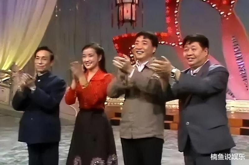 73岁刘晓庆晒出1983年第一届“央视春晚”旧照，确实美得很过分（刘晓庆1983年春晚上唱歌）-第6张图片-九妖电影