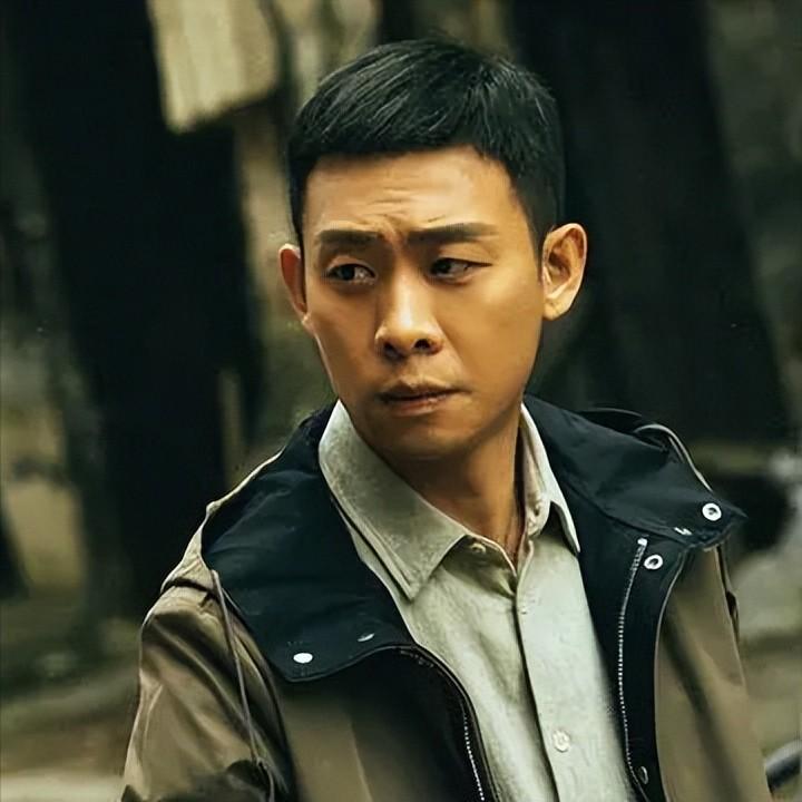 《狂飙》播出一年，5位主演的差距已拉开，真红还是假红一目了然（狂飙php）-第3张图片-九妖电影