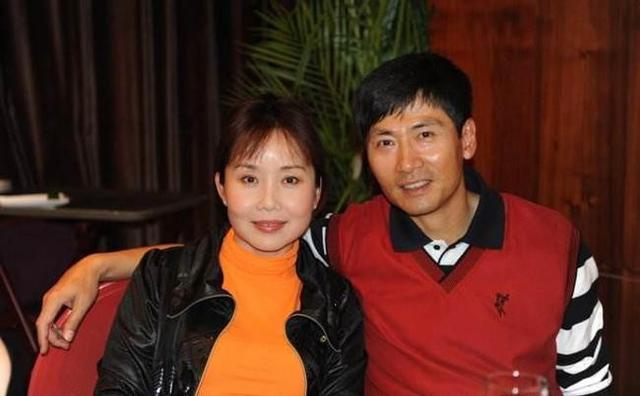 出道31年不温不火，老婆却靠一首歌吃了30年，如今成春晚常客（老婆歌曲歌词）-第5张图片-九妖电影