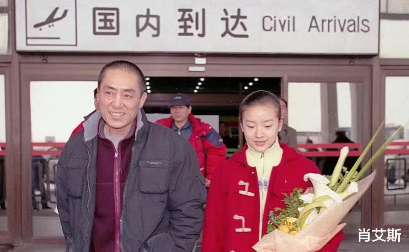 春晚抢谢霆锋风头，谋女郎惨遭弃，难怪翻红董洁跟前夫上演大和解-第6张图片-九妖电影