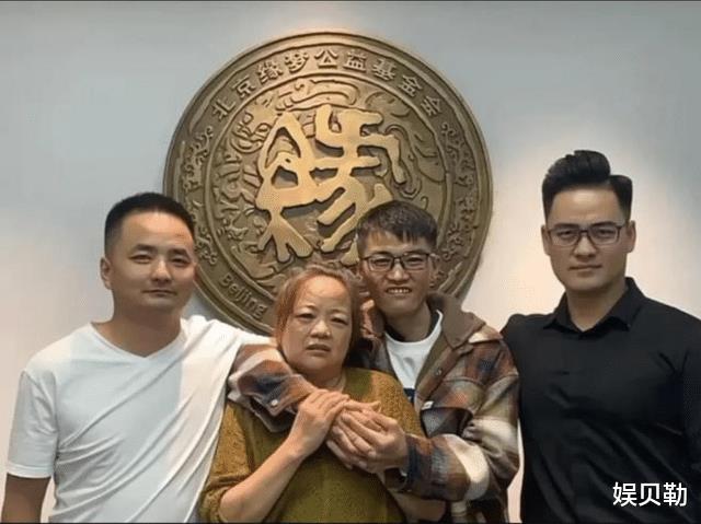 郁豹豹自证清白，弟弟继续曝幕后大瓜，把自己的问题给锤出来了-第6张图片-九妖电影