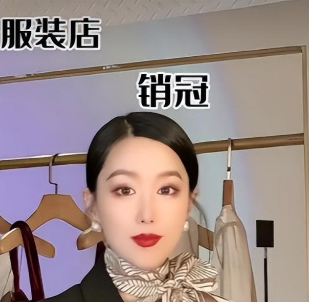 李蠕蠕与佘诗曼春晚后台互动，网友：这是真姐妹情了！-第3张图片-九妖电影