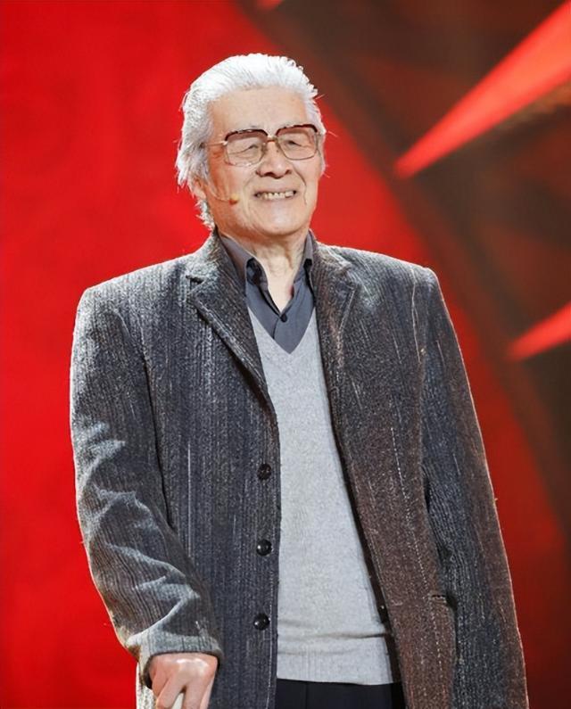 白天演员、晚上特工，隐姓埋名75年，95岁的“姜子牙”传奇一生-第2张图片-九妖电影