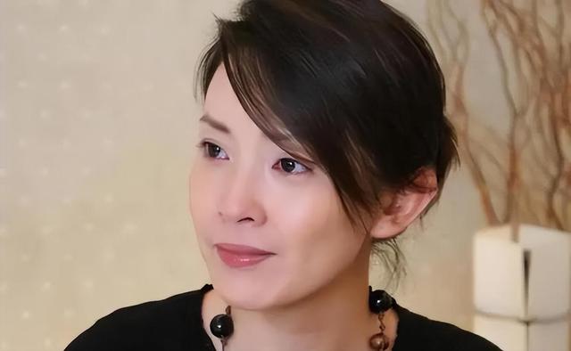 被传她是张嘉译前妻，分手后爱上孙红雷，如今47岁美得像20岁少女-第6张图片-九妖电影