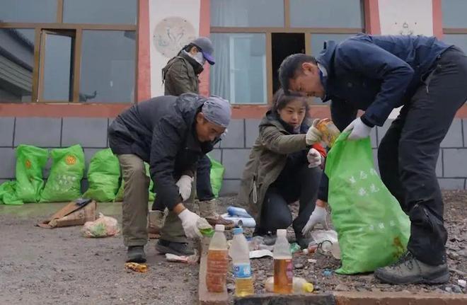 胡歌的中年叛逆：零片酬拍真人秀、当配角，还要抓屎倒尿-第18张图片-九妖电影