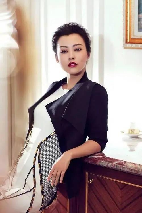 郝蕾：与刘烨离婚后，自己一人养育双胞胎儿子，如今怎么样了？-第47张图片-九妖电影