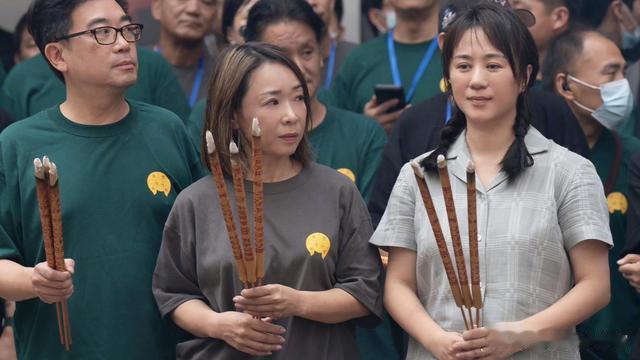 贾玲马丽竟是同岁？一个国内票房最高女导演，一个票房最高女演员-第16张图片-九妖电影