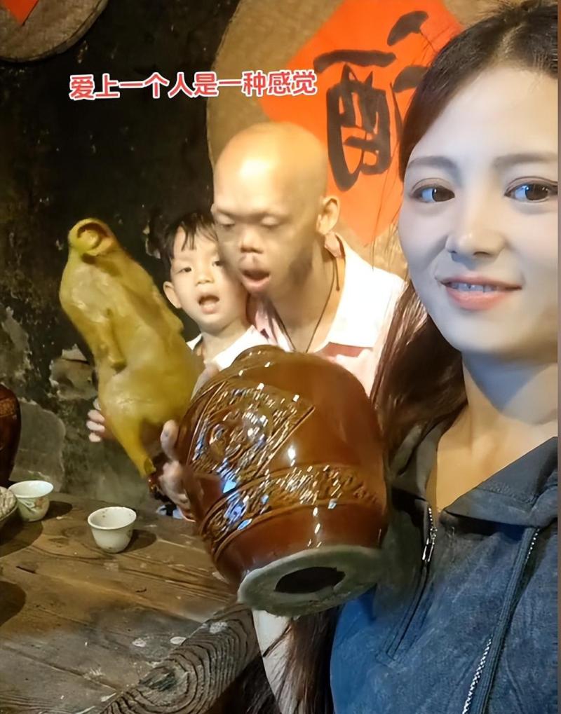 癞蛤蟆专吃天鹅肉！“妖魔”演员李平安，长相怪异却得“美艳”妻-第23张图片-九妖电影