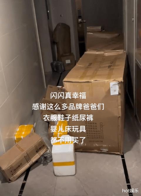 黄一鸣自曝被欺负，王思聪保持沉默，女儿成网红，多品牌免费赞助-第8张图片-九妖电影