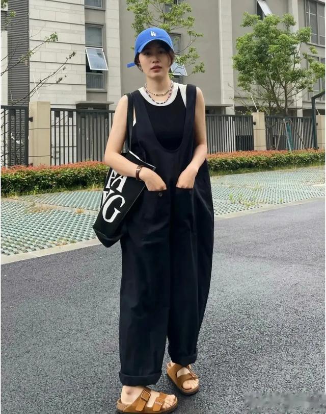 原来，“勃肯凉鞋”才是今夏的新潮流！搭裤子、裙子都洋气好看-第7张图片-九妖电影