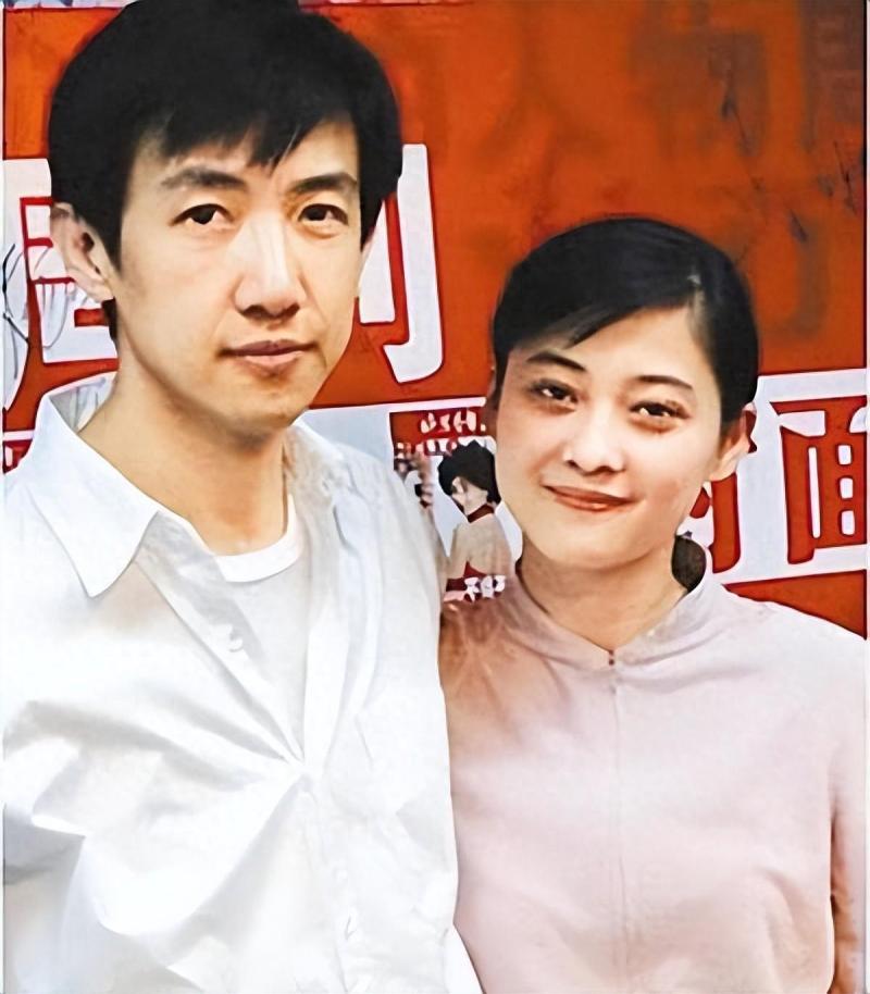 梅婷养他6年，李小冉为他堕胎2次，如今他55岁娶小15岁娇妻好幸福-第8张图片-九妖电影