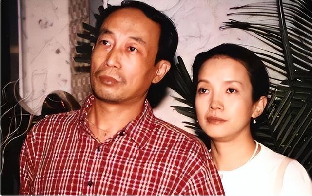 30年后吕丽萍原形毕露，才明白张丰毅坚持离婚，是多么正确的选择-第15张图片-九妖电影