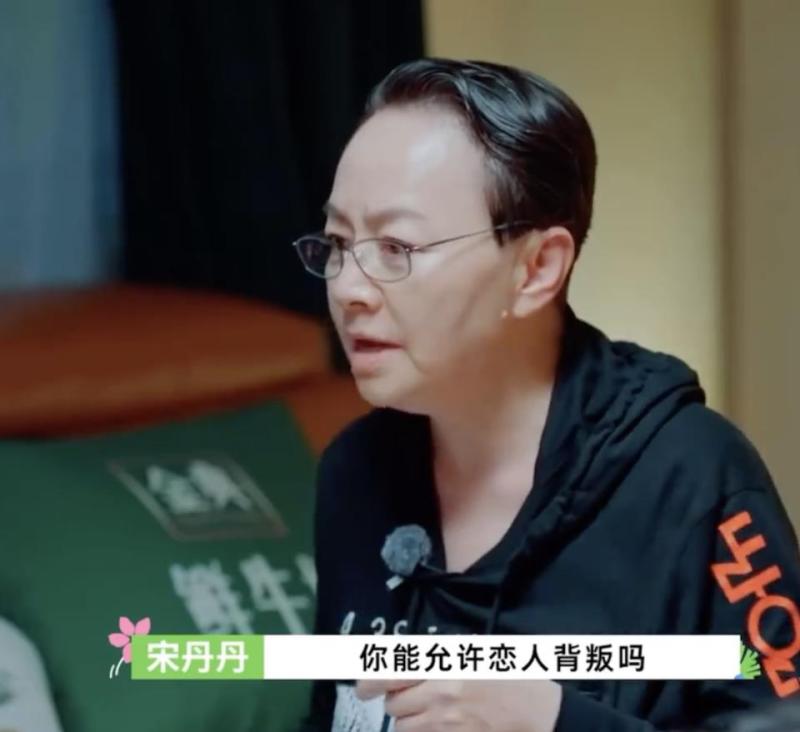 陈妍希首回应婚变传闻，毫不避讳谈及陈晓，婚戒仍戴在无名指上-第14张图片-九妖电影