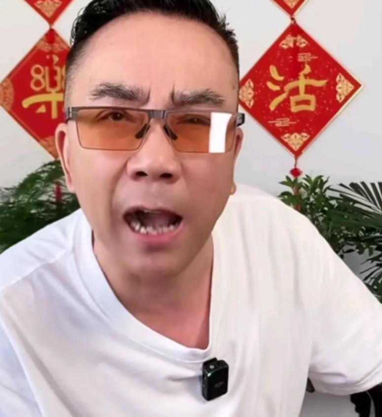 杨仪与德云社彻底翻脸！侯耀华清理门户事件，让郭德纲陷入困境-第2张图片-九妖电影