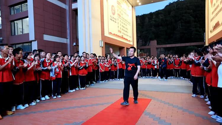 电影《印痕》走进“红都”子长市中学，反响热烈！-第3张图片-九妖电影