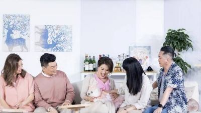 《皆大欢喜》幕后趣事：邓兆尊与陈彦行的友情与温暖时刻-第1张图片-九妖电影