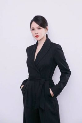 伊能静的情感历程：从地下恋情到海岛婚礼之路-第1张图片-九妖电影